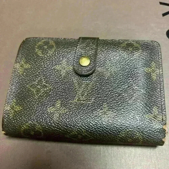 Louis Vuitton Handbags - Authentic‎ Vintage Louis Vuitton Monogram Bifold Kiss Lock Wallet Sara